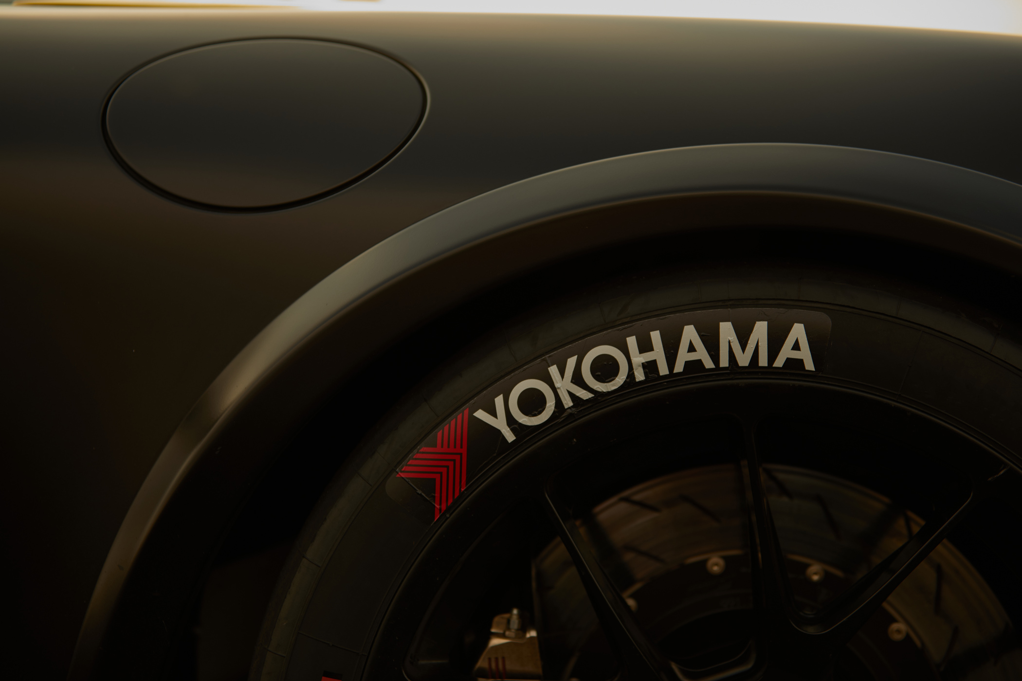 will yokohama ベーシックロゴフーディ初期　XL Yokohama with Logo - Tiresticker - Reifenstyle.com