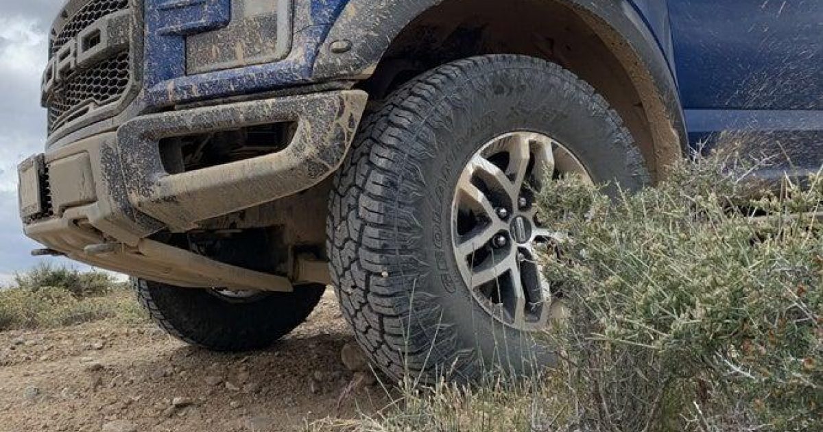 ジャンK MAD CROSS GRACE GEOLANDAR X-AT ② Yokohama GEOLANDAR X-AT Tires: Versatile All-Terrain