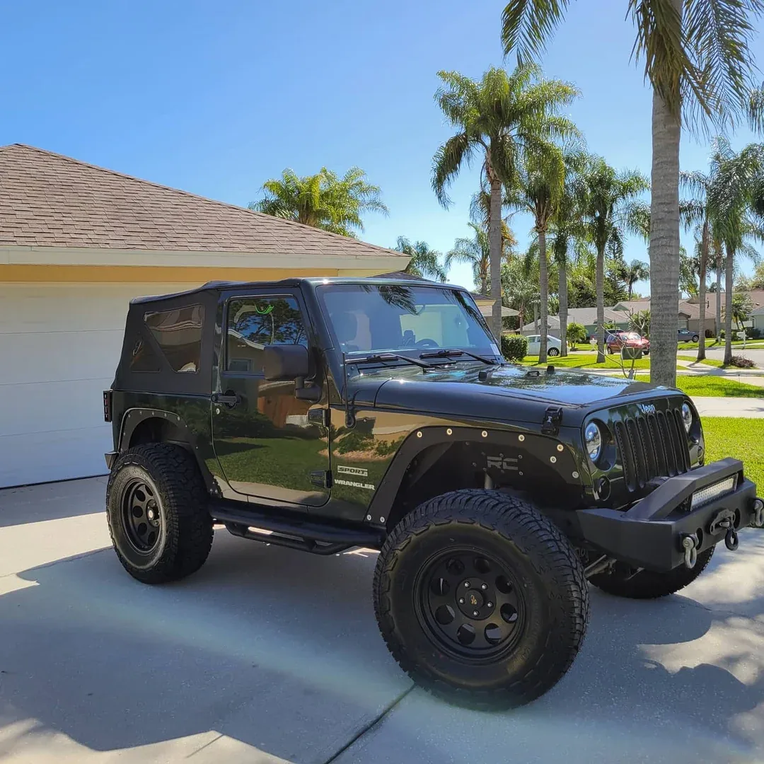 Custom Mobility Inc. : May 2022, image size:1080x1080